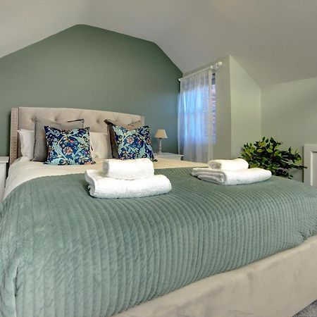 The Nook - A Modern 2 Bedroom Loft With Parking Ріпон Екстер'єр фото
